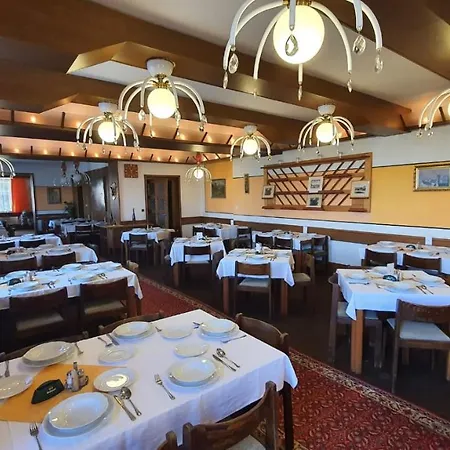 فندق Kramarova Vila 3*